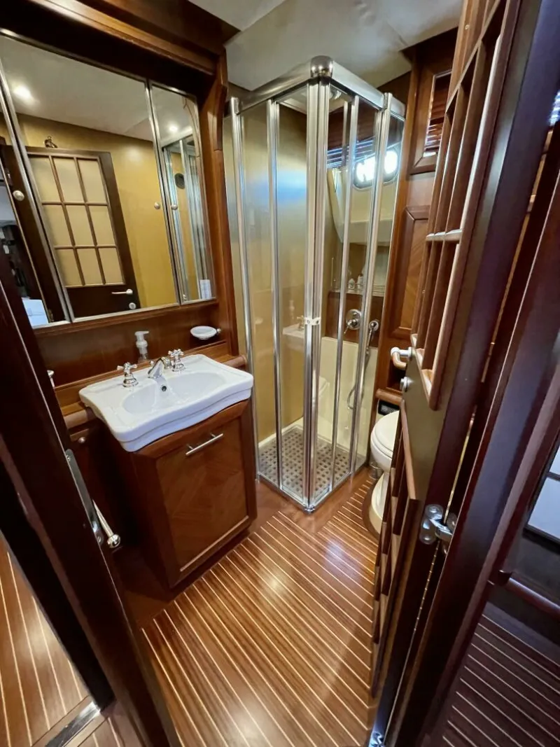 Slide: The Image of Mochi Craft 74' Dolphin "Ce Lu" 2006 - 30