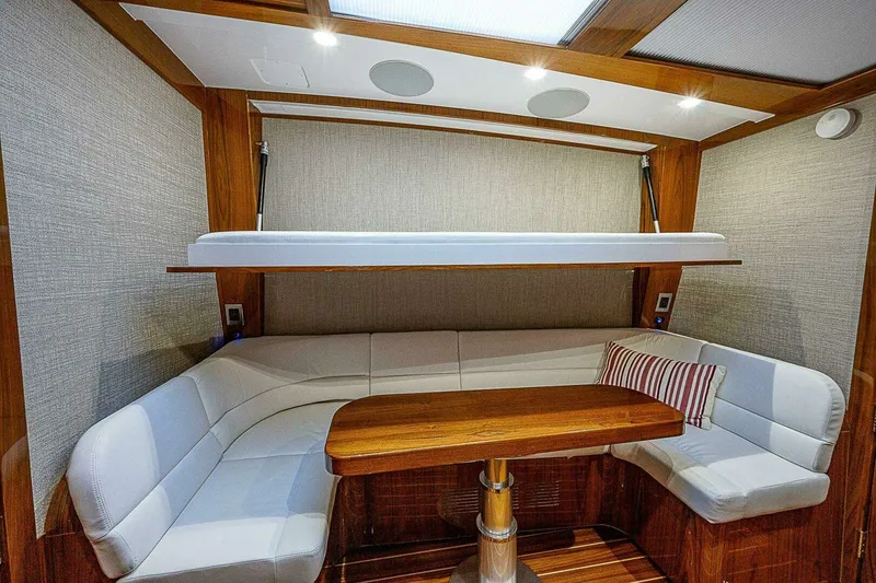 Slide: The Image of HCB 65 Estrella 2024 - 30