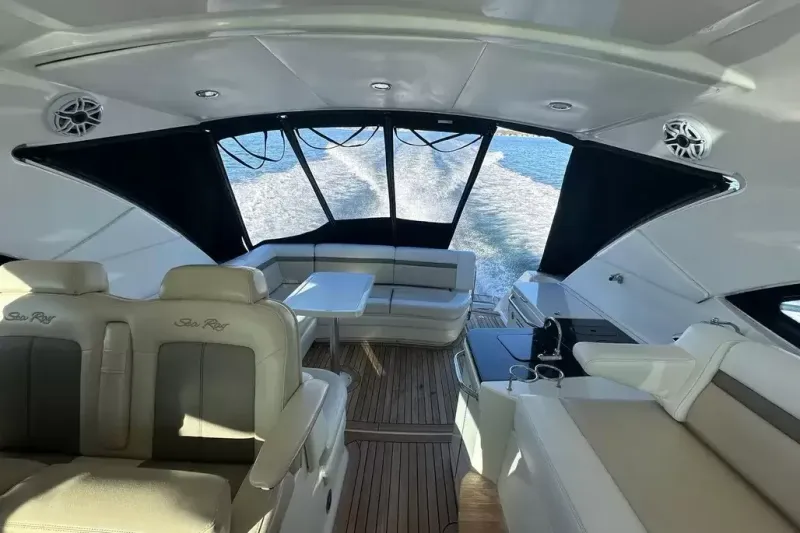 Slide: The Image of Sea Ray 410 SUNDANCER - 10