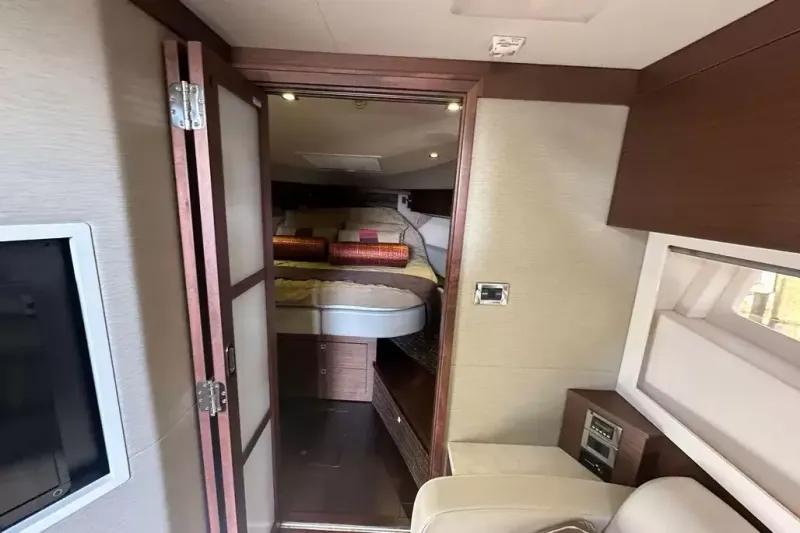 Slide: The Image of Sea Ray 410 SUNDANCER - 37