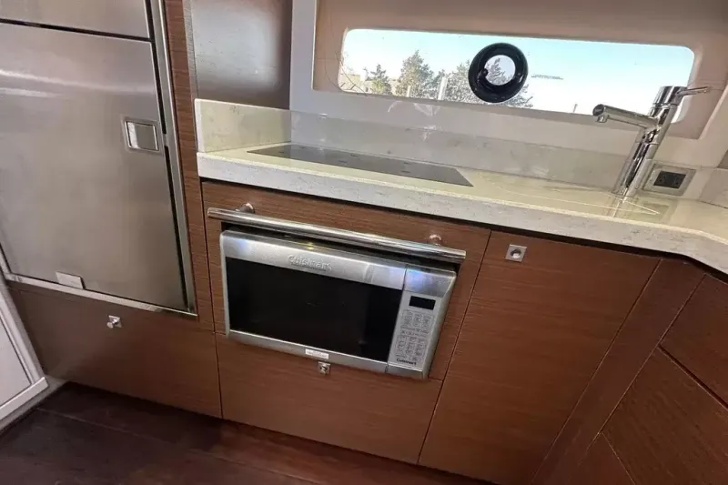 Slide: The Image of Sea Ray 410 SUNDANCER - 25