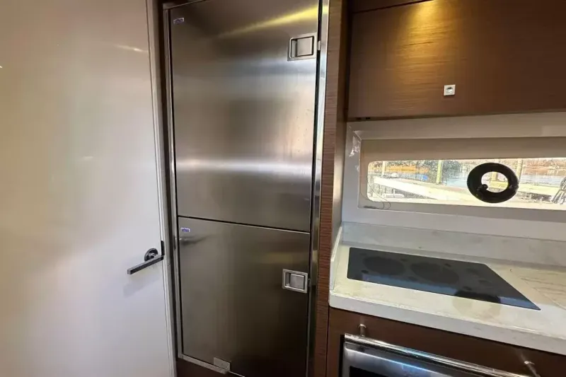 Slide: The Image of Sea Ray 410 SUNDANCER - 27