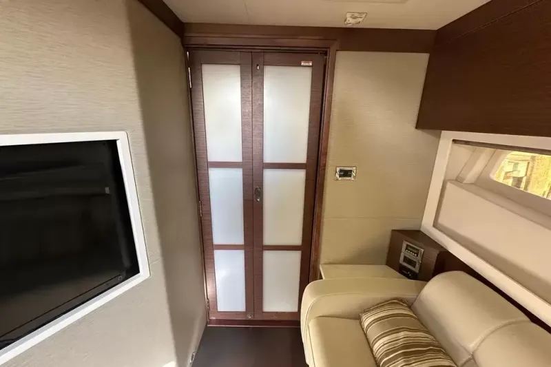 Slide: The Image of Sea Ray 410 SUNDANCER - 36