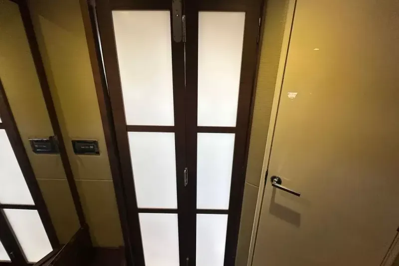 Slide: The Image of Sea Ray 410 SUNDANCER - 44