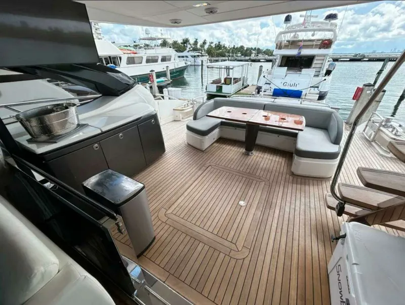 Slide: The Image of Princess S72 "Snowbird" 2014 - 31