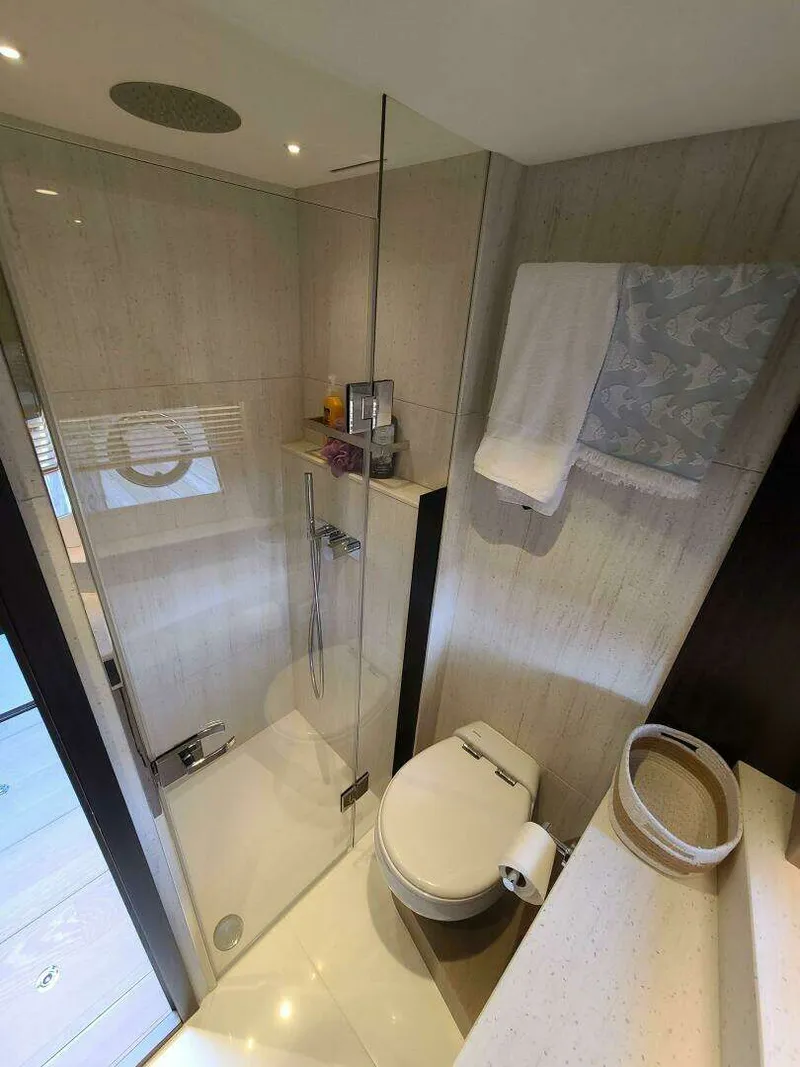 Slide: The Image of Sunseeker 68 Manhattan "Sweet Tina" 2023 - 28