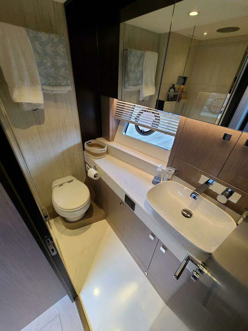 Slide: The Image of Sunseeker 68 Manhattan "Sweet Tina" 2023 - 35