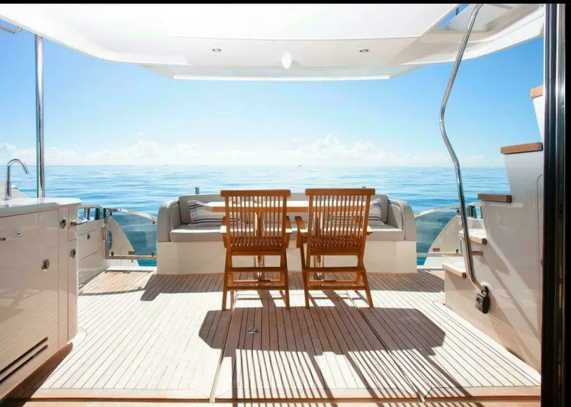 Slide: The Image of Sea Ray L650 Fly "Jeanne Rose" 2018 - 11