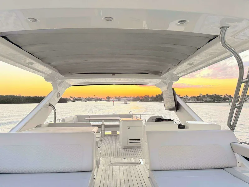 Slide: The Image of Sea Ray L650 Fly "Jeanne Rose" 2018 - 16