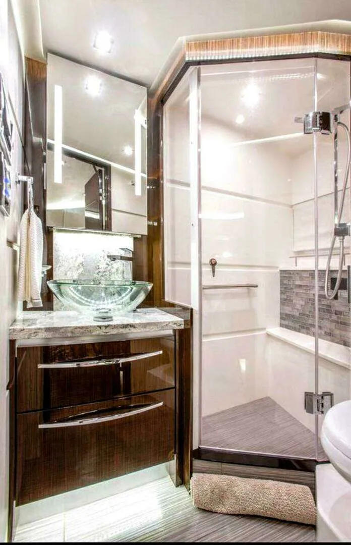 Slide: The Image of Sea Ray L650 Fly "Jeanne Rose" 2018 - 19