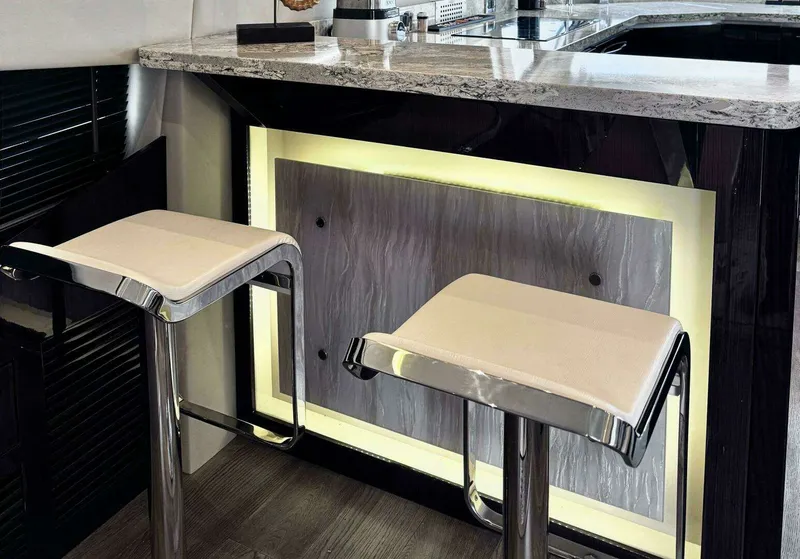 Slide: The Image of Sea Ray L650 Fly "Jeanne Rose" 2018 - 20