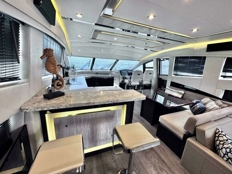 Slide: The Image of Sea Ray L650 Fly "Jeanne Rose" 2018 - 4