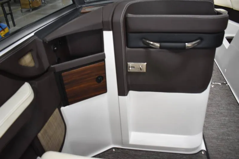 Slide: The Image of Cobalt R7 - 6