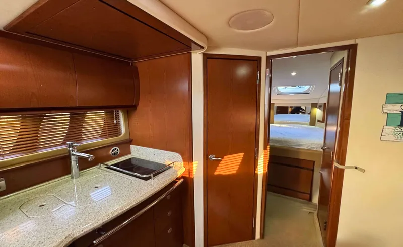 Slide: The Image of Sea Ray 38 SUNDANCER - 48