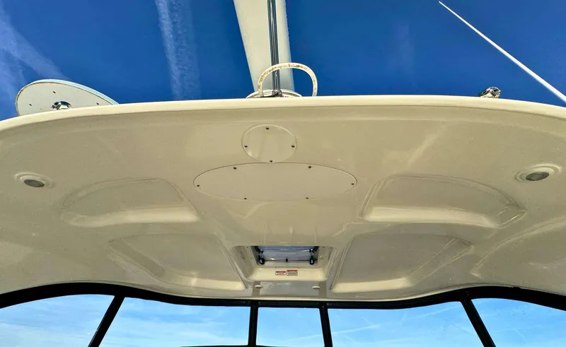 Slide: The Image of Sea Ray 38 SUNDANCER - 54