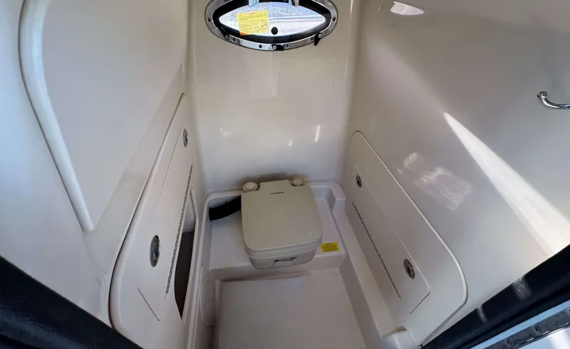 Slide: The Image of Grady White FISHERMAN 216 - 16