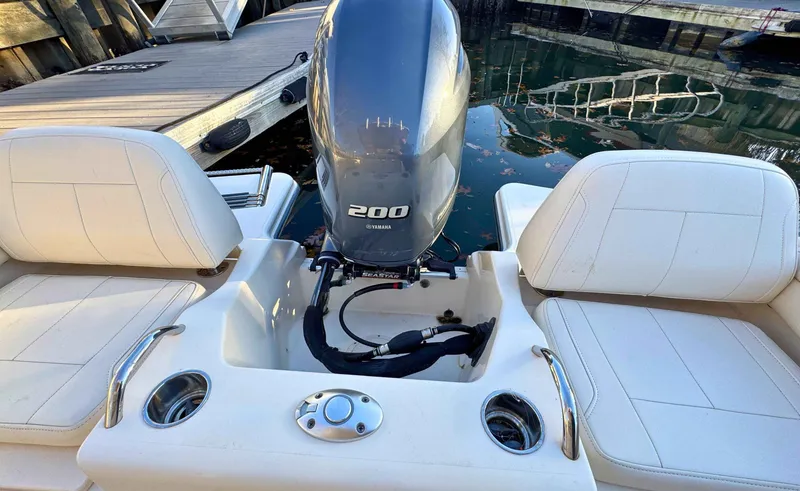 Slide: The Image of Grady White FISHERMAN 216 - 21