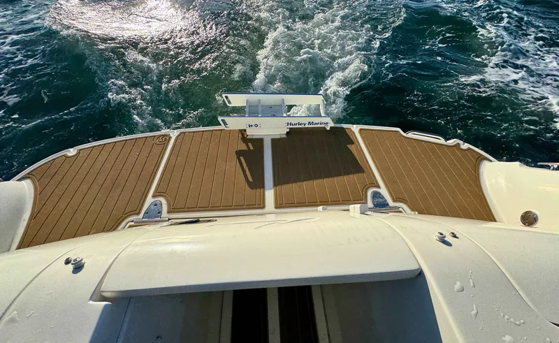 Slide: The Image of Sea Ray 38 SUNDANCER - 51
