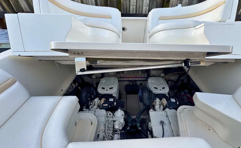 Slide: The Image of Sea Ray 38 SUNDANCER - 55