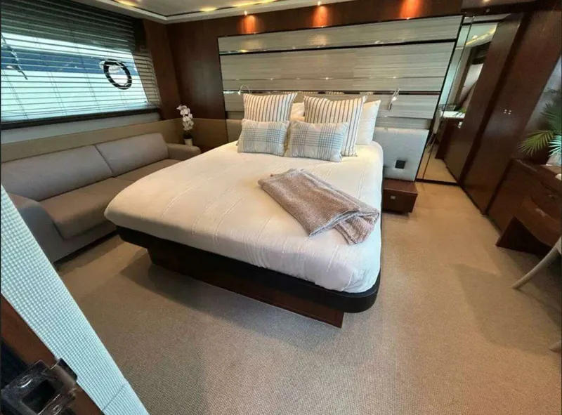 Slide: The Image of Princess S72 "Snowbird" 2014 - 2