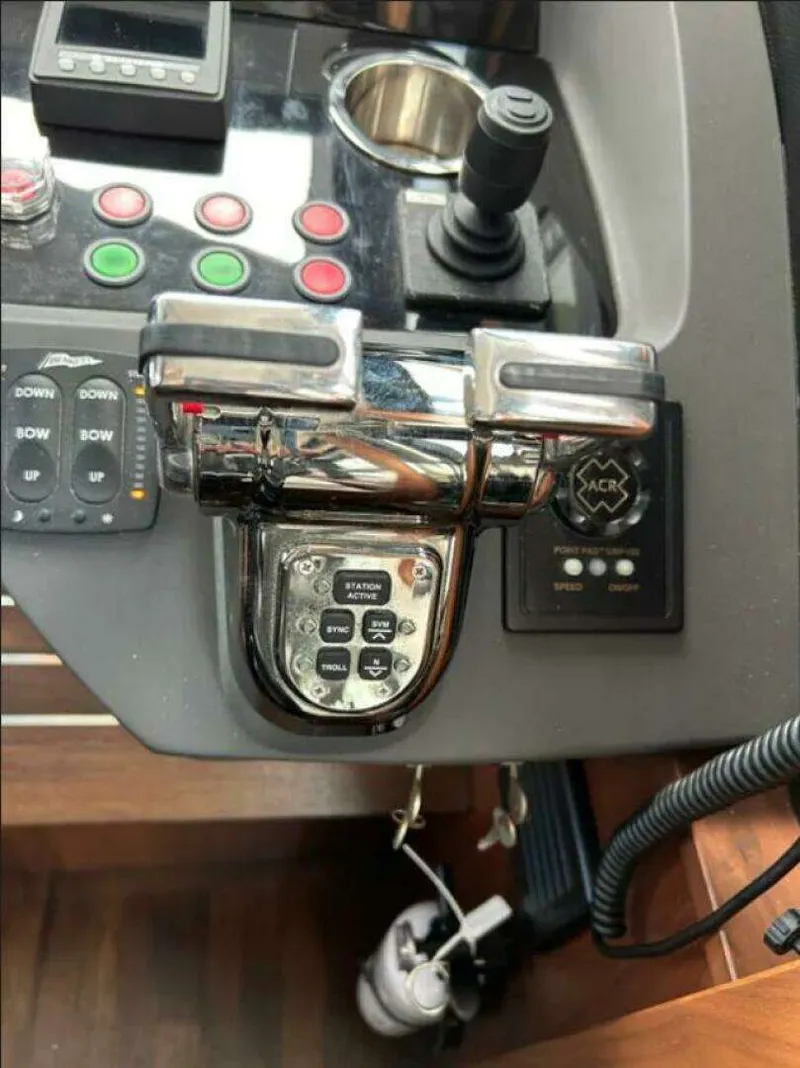 Slide: The Image of Princess S72 "Snowbird" 2014 - 25