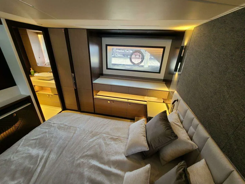 Slide: The Image of Sunseeker 68 Manhattan "Sweet Tina" 2023 - 19