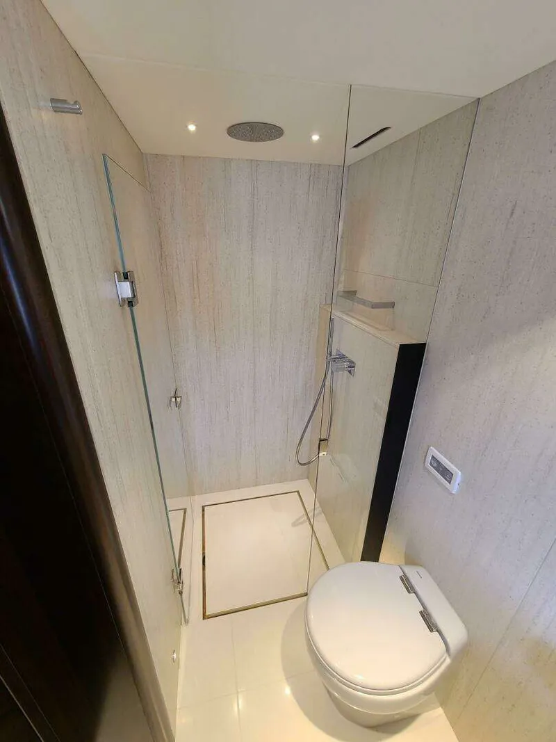 Slide: The Image of Sunseeker 68 Manhattan "Sweet Tina" 2023 - 23