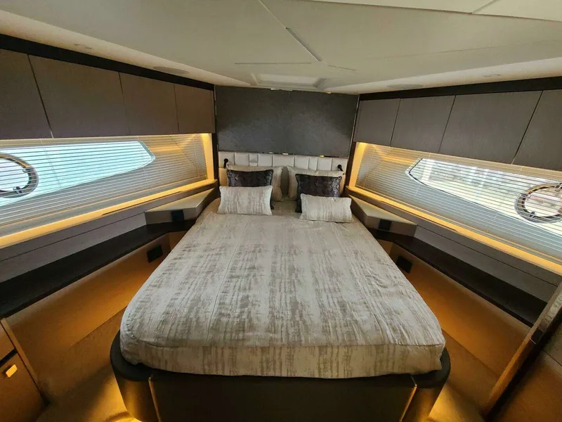 Slide: The Image of Sunseeker 68 Manhattan "Sweet Tina" 2023 - 29