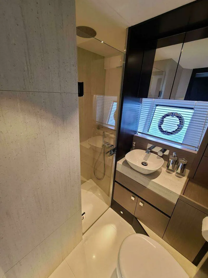 Slide: The Image of Sunseeker 68 Manhattan "Sweet Tina" 2023 - 33