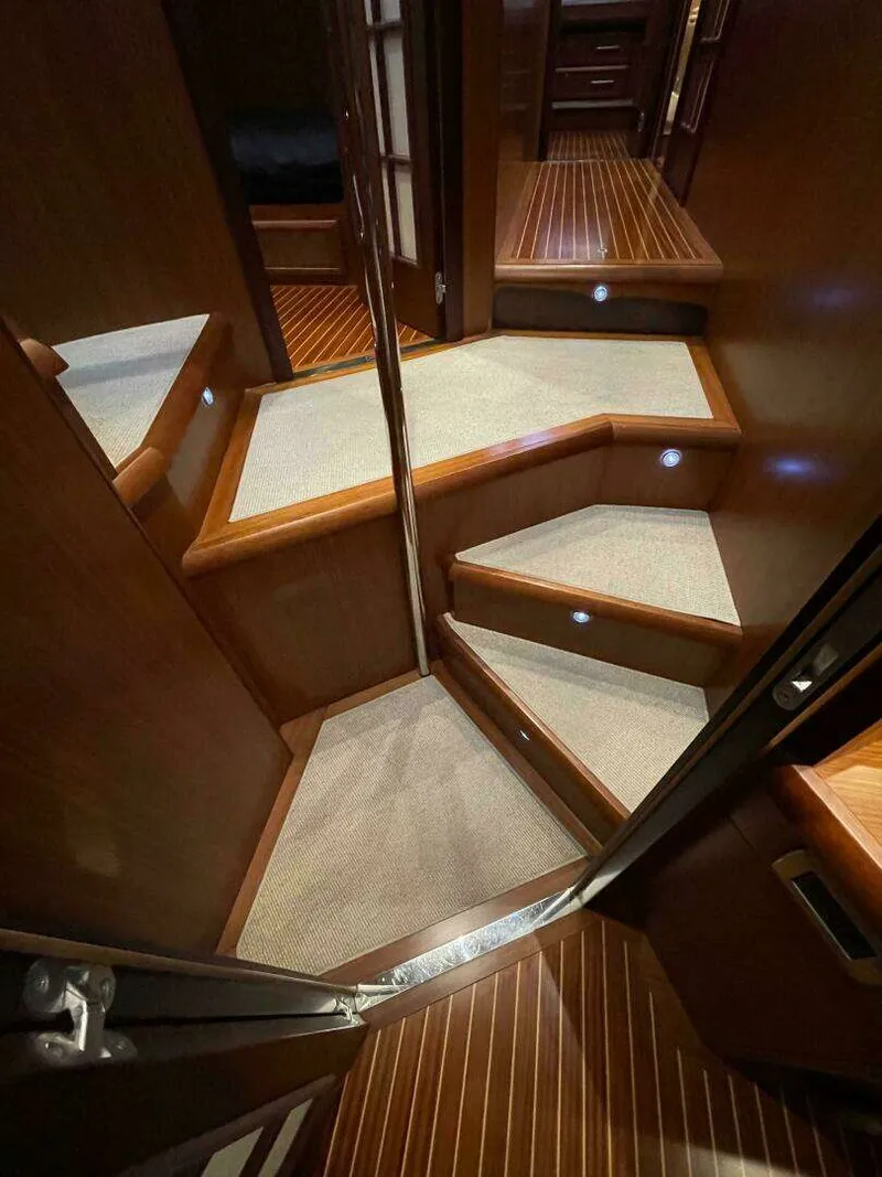 Slide: The Image of Mochi Craft 74' Dolphin "Ce Lu" 2006 - 51