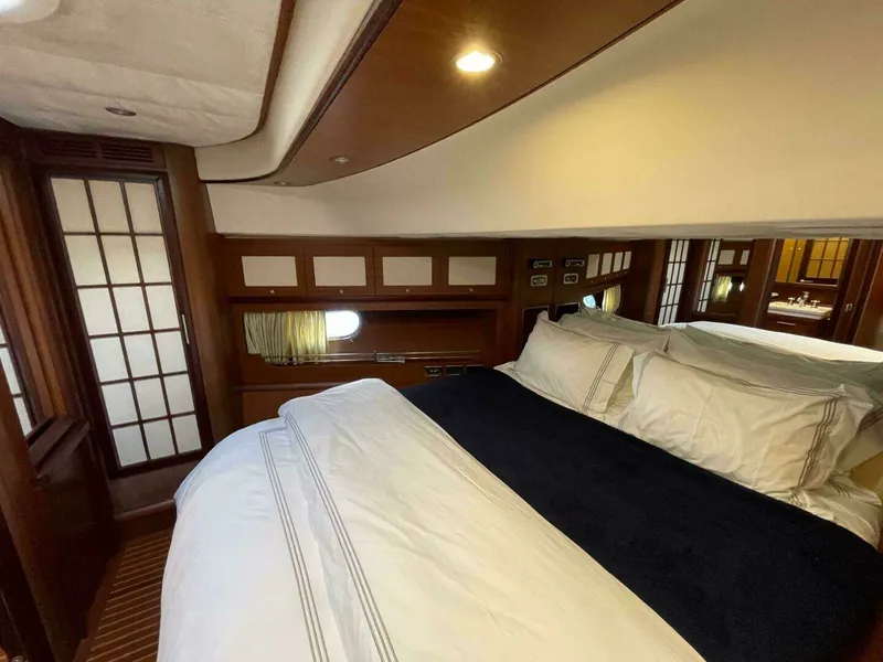 Slide: The Image of Mochi Craft 74' Dolphin "Ce Lu" 2006 - 62