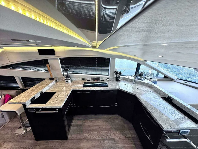 Slide: The Image of Sea Ray L650 Fly "Jeanne Rose" 2018 - 23