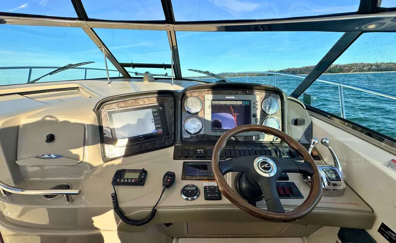 Slide: The Image of Sea Ray 38 SUNDANCER - 16