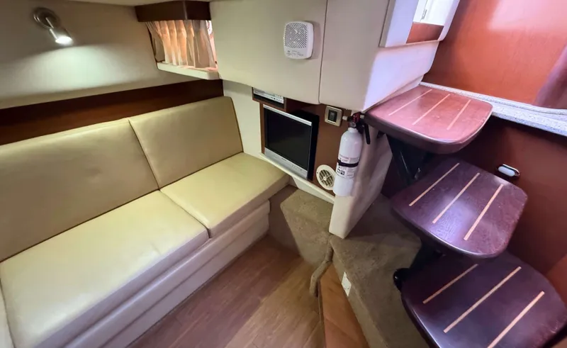 Slide: The Image of Sea Ray 38 SUNDANCER - 33