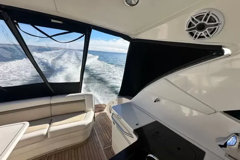 Slide: The Image of Sea Ray 410 SUNDANCER - 12