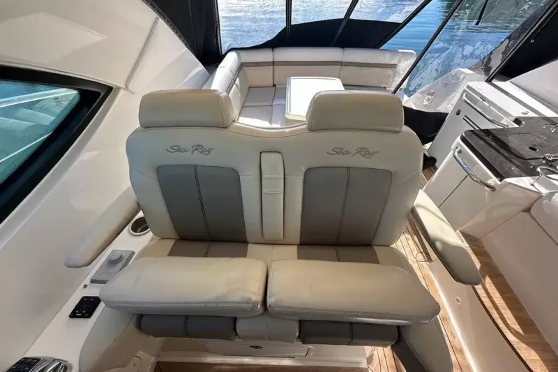 Slide: The Image of Sea Ray 410 SUNDANCER - 15