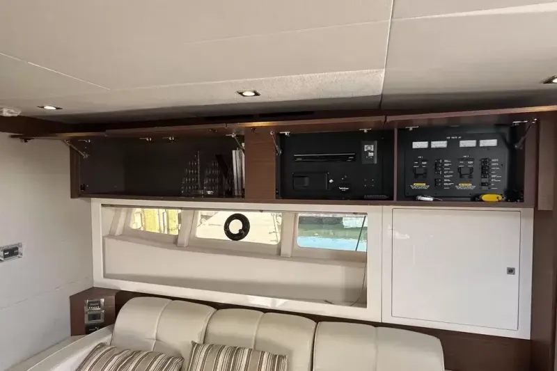 Slide: The Image of Sea Ray 410 SUNDANCER - 31