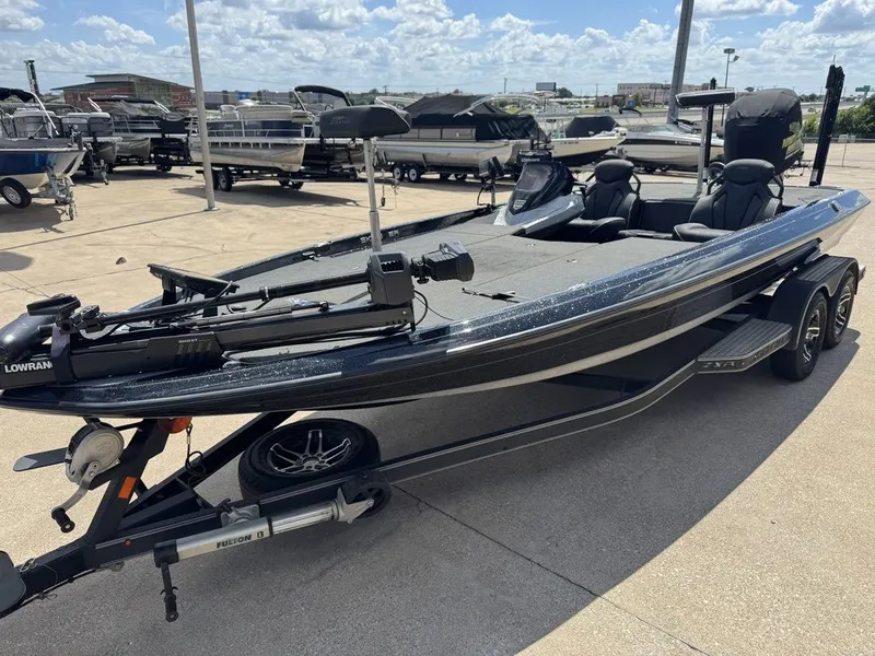Slide: The Image of Skeeter ZXR 21 2022 - 4