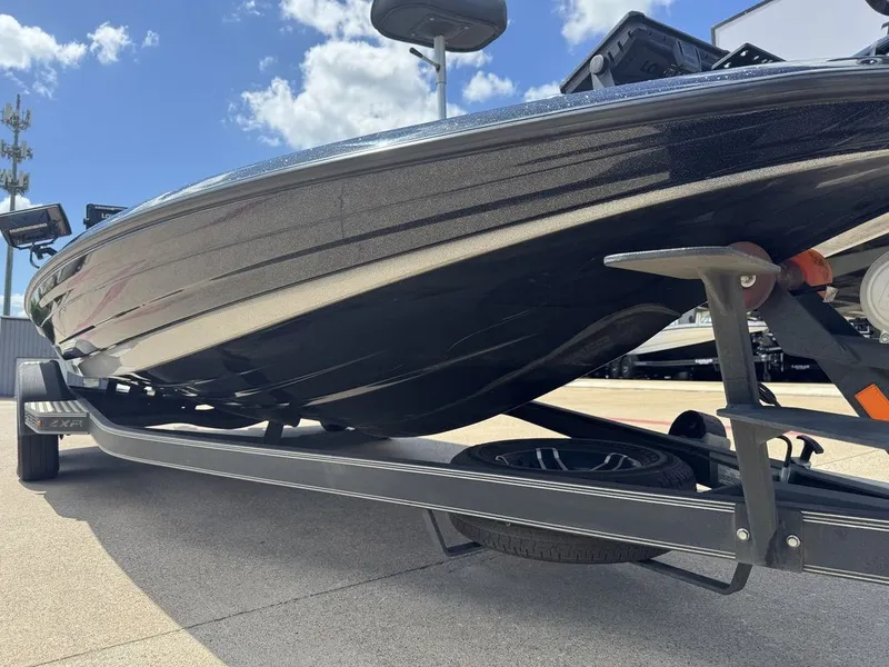 Slide: The Image of Skeeter ZXR 21 2022 - 6