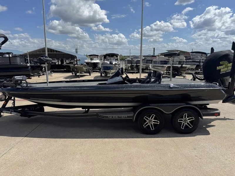 Slide: The Image of Skeeter ZXR 21 2022 - 1