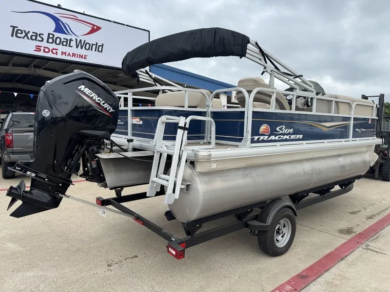 Slide: The Image of Sun Tracker Party Barge® 18 DLX 2022 - 2