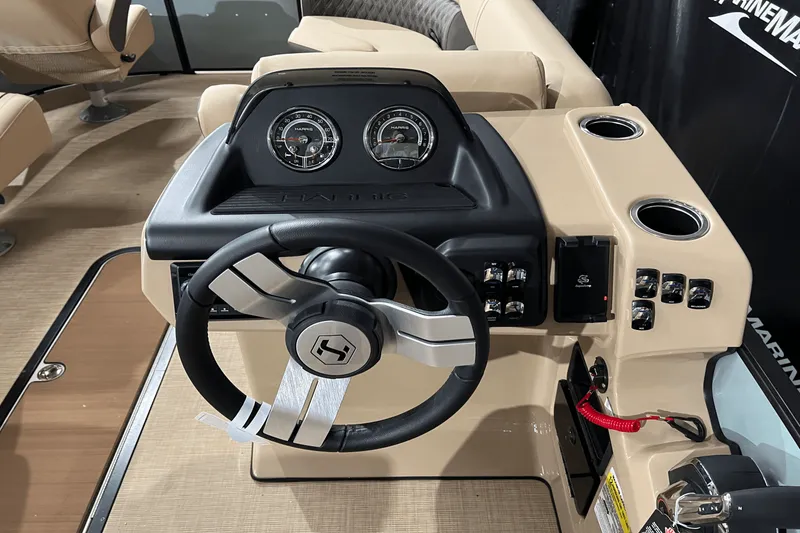 Slide: The Image of Harris 230 Sunliner 2025 - 19