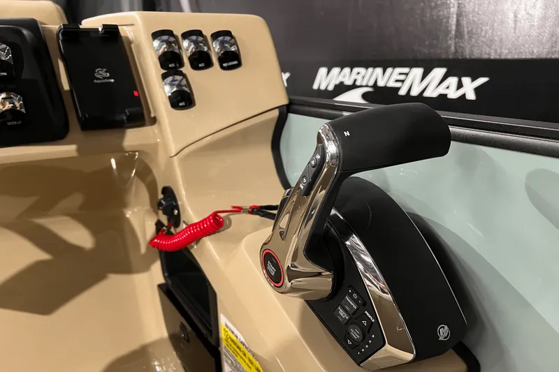 Slide: The Image of Harris 230 Sunliner 2025 - 20