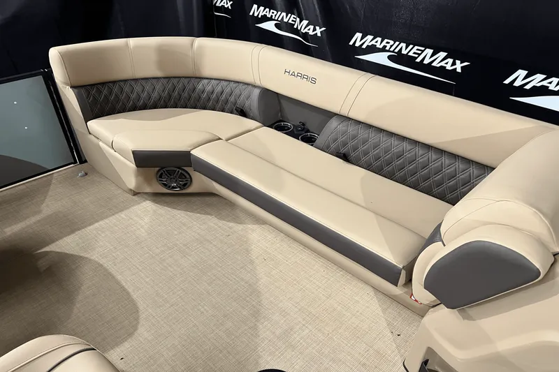 Slide: The Image of Harris 230 Sunliner 2025 - 24