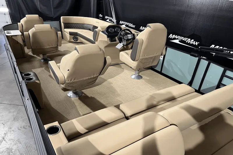 Slide: The Image of Harris 230 Sunliner 2025 - 6