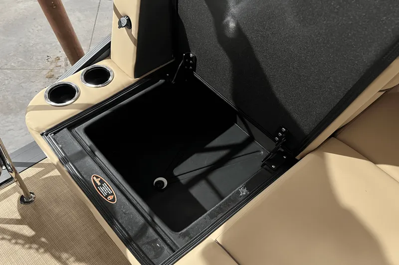 Slide: The Image of Harris 230 Sunliner 2025 - 9