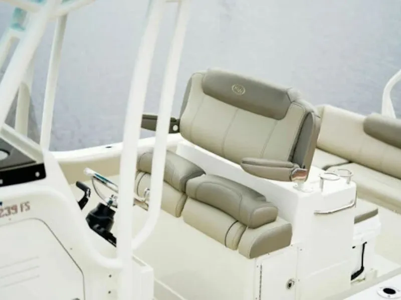 Slide: The Image of Key West Boats 239 FS 2026 - 8