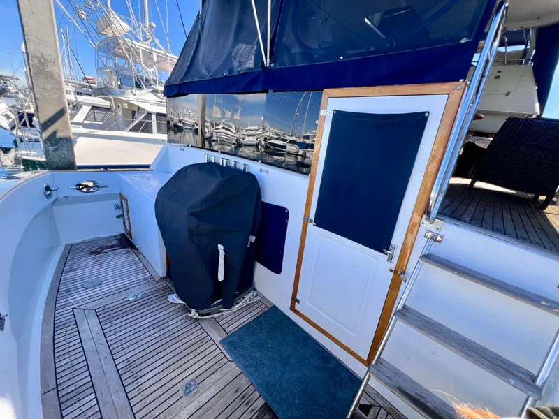 Slide: The Image of Kha Shing Cockpit Motor Yacht 1984 - 2