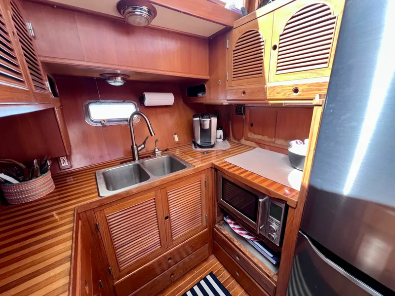 Slide: The Image of Kha Shing Cockpit Motor Yacht 1984 - 14