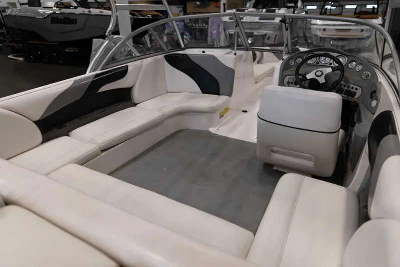 Slide: The Image of Moomba Boats OUTBACK LSV 2003 - 17